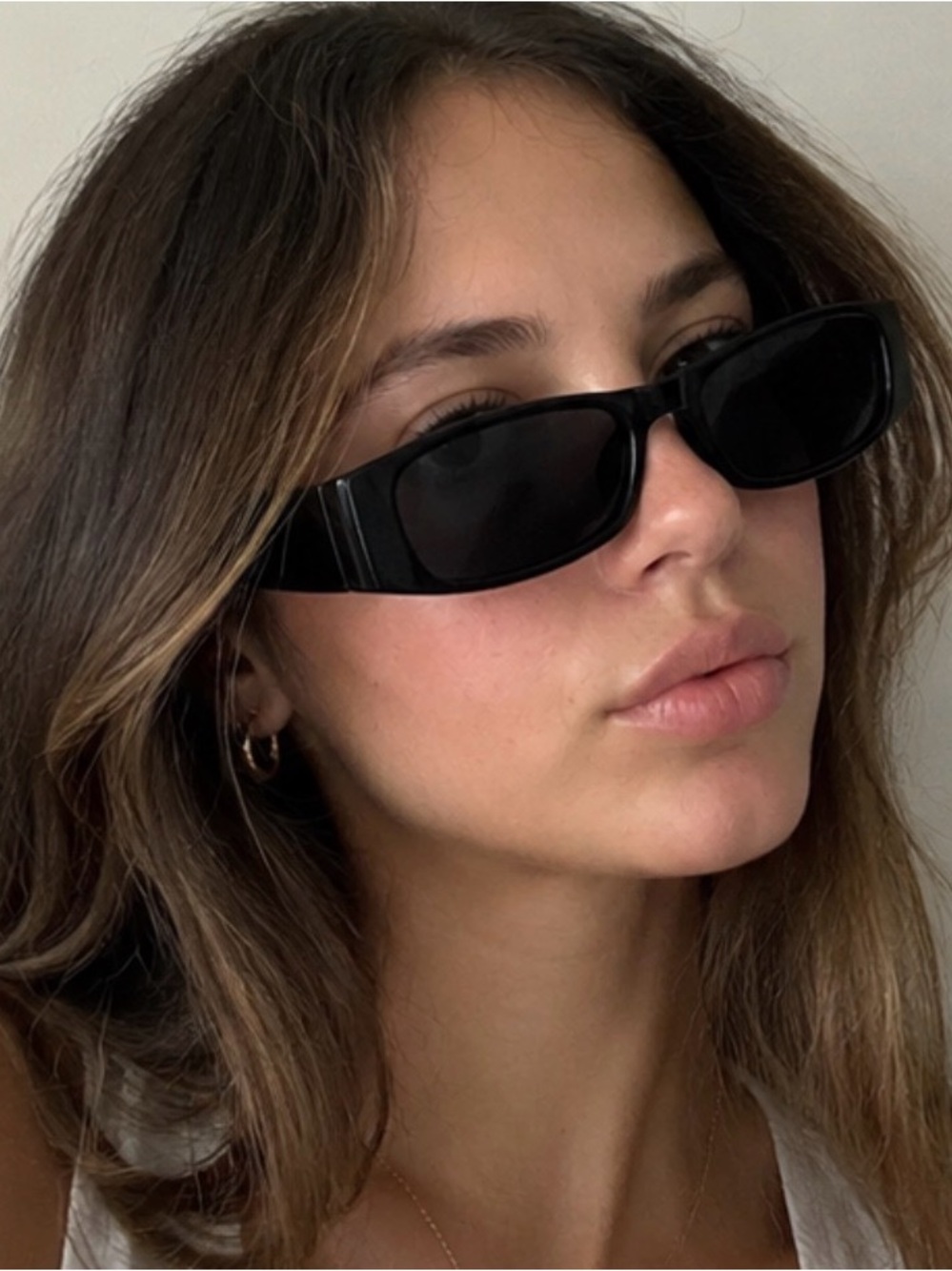 Sleek Black Rectangular Women’s Sunglasses - Modern Slim Frame